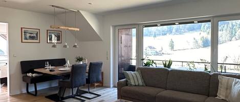 Smart TV, ping pong, books