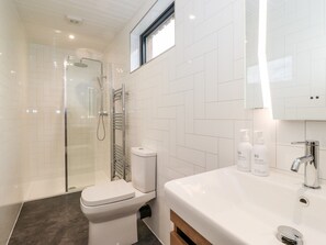 Shower - The Gardener's Retreat (Penrith)