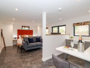Living area - The Gardener's Retreat (Penrith)