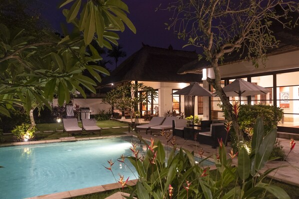 Pool - Villa Dorado - Steps from Jimbaran Beach (Bali)