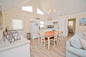 Interior - Vitamin Sea, Almost Oceanfront House in Emerald Isle, NC! (Emerald Isle)