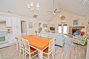 TV, DVD player - Vitamin Sea, Almost Oceanfront House in Emerald Isle, NC! (Emerald Isle)