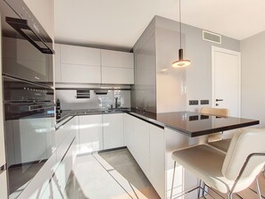 Fridge, microwave, oven, dishwasher