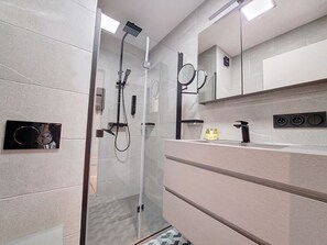 Shower, hair dryer - N&J - PERLE DOREE - Terrace - Design (Niza)
