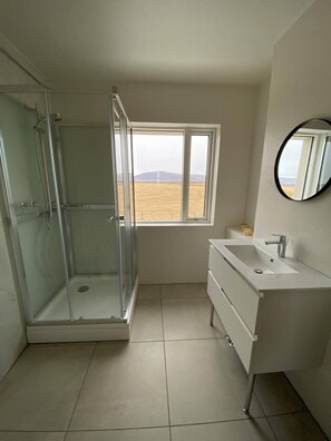 House | Bathroom - Álftártunga farm guesthouse (Borgarbyggd)