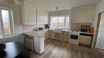House | Private kitchen | Electric kettle, toaster