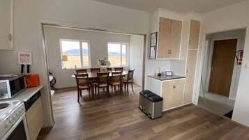 Casa | Cocina privada | Tetera eléctrica y tostadora