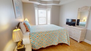 3 bedrooms, iron/ironing board, internet, bed sheets