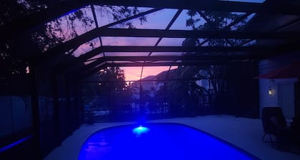 The Avocado House - 10 Foot Deep Pool
Peaceful Cul-de-Sac Waterfront Village