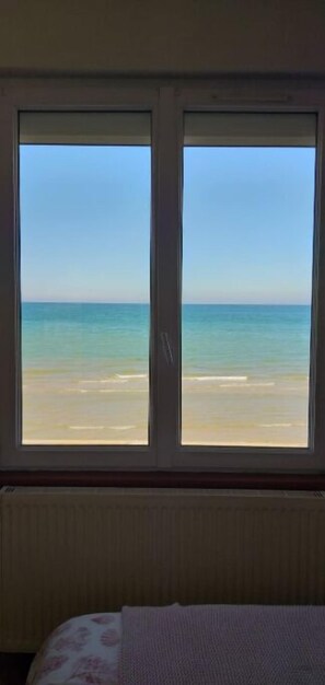 3 bedrooms, desk, iron/ironing board, travel crib - Vue Exceptionnelle en Front de Mer, 6 Personnes (Ver-sur-Mer)
