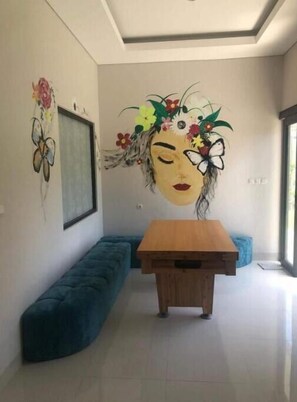 Interior - Valentine Bungalow Berawa (Bali)