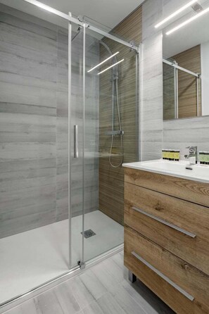 Shower, hair dryer, towels - GuestReady - Ciudad Lineal Stay (Madrid)