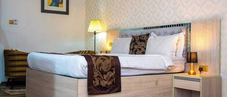 Executive Room | 1 bedroom, in-room safe, soundproofing, free WiFi