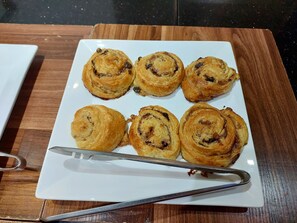 Free daily buffet breakfast