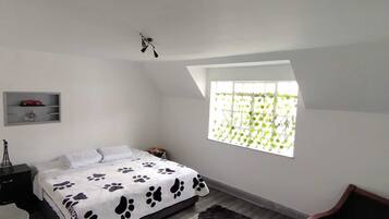 1 bedroom, free WiFi, bed sheets