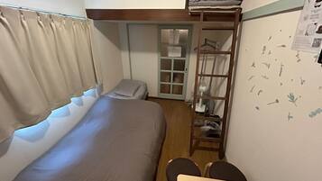 1 室のベッドルーム、デスク、アイロン / アイロン台、WiFi (無料)