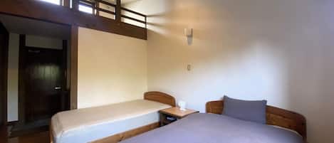 1 bedroom, desk, free WiFi, bed sheets