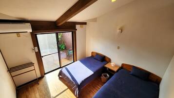 1 bedroom, desk, free WiFi, bed sheets