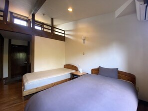 1 bedroom, desk, free WiFi, bed sheets