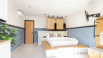 Studio, Balcony | Iron/ironing board, free WiFi, bed sheets