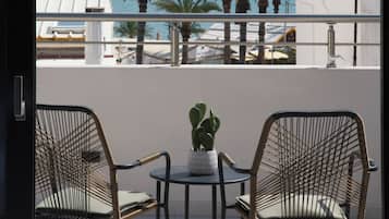 Studio, Sea View | Iron/ironing board, free WiFi, bed sheets