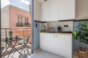 Studio, Balcony | Iron/ironing board, free WiFi, bed sheets