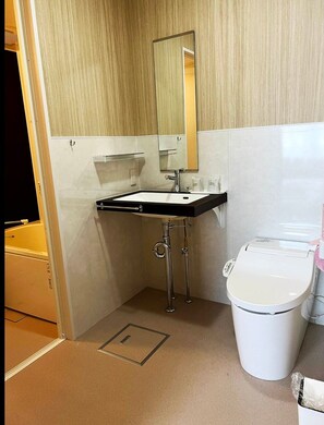 Secador de pelo y toallas