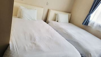 1 bedroom, desk, free WiFi, bed sheets