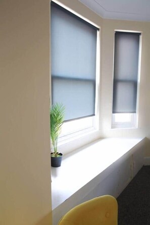 Interior - Contemporary 2 Floor Flat with Sea Views! (Lowestoft)