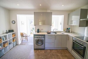 Kühlschrank, Mikrowelle, Ofen, Toaster