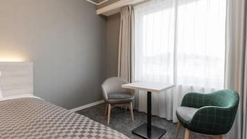 1 chambre, bureau, Wi-Fi gratuit, draps fournis
