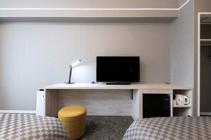 1 bedroom, desk, free WiFi, bed sheets