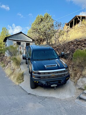 المنطقة المحيطة بالمنشأة