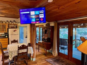 Caffeine lovers love our coffee bar, and the Roku TVs (every room) allow streaming your favorites. - Top of the Stairs Old Bisbee|Park & Walk to Main Street (Bisbee)