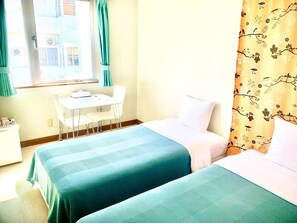 1 habitación, escritorio, wifi gratis y ropa de cama 