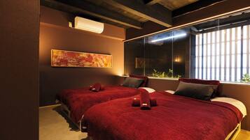 5 soverom, skrivebord, wi-fi (inkludert) og sengetøy