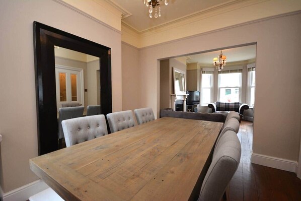 Dining - Luxurious Victorian Home by the sea - Myana House (Lowestoft)