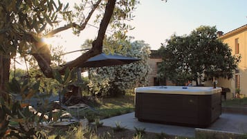 Idromassaggio all'aperto