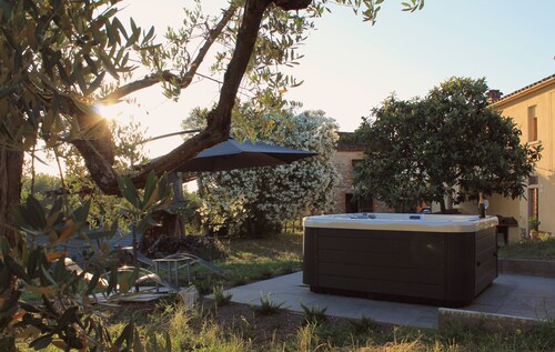 Art Apartment Agriturismo Il Vecchio Merlo  The heart of the Tuscan countryside.