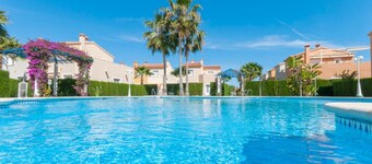 Bungalow with Garden View