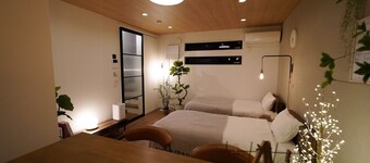 Double bed room 12 people - Garage House Hotel ISHIUCHI BASE 01 / Hiroshima Hiroshima