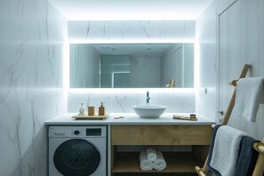 Apartment | Bathroom