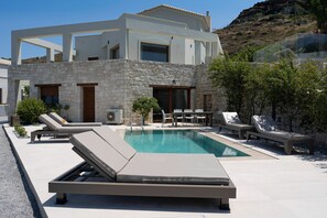 8 bedrooms, free WiFi - Infinite Blue Apartments (Malevizi)