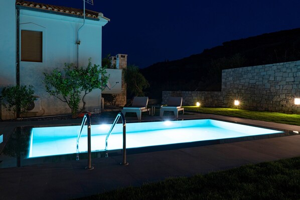 Apartment | Private pool