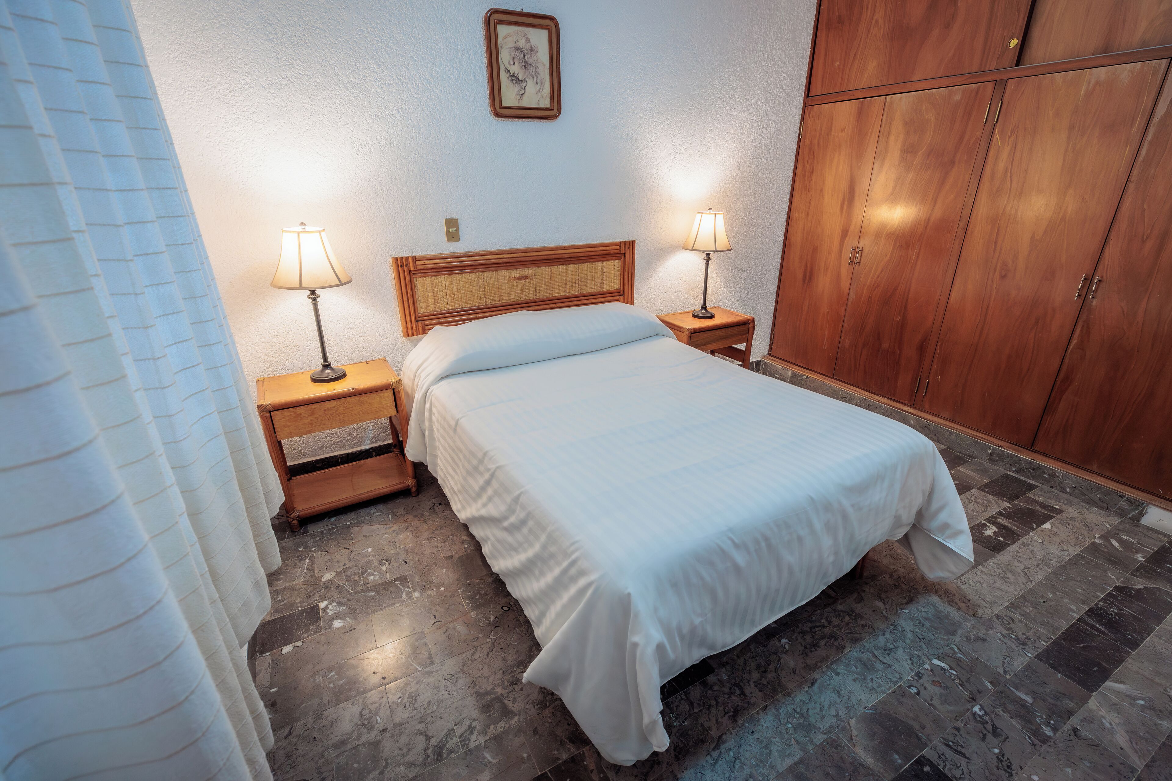 Apartamento | 2 quartos, frigobar (abastecido com alguns itens grátis)