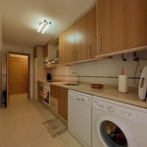 Fridge, microwave, oven, coffee/tea maker - TORRELITORAL ÁTICO 2 DORMITORIOS (Torre del Mar)