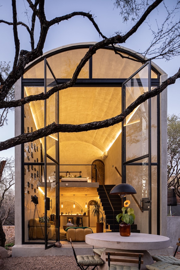 Biệt thự có thiết kế đặc sắc | Hiên