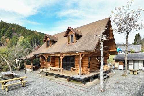 Create House  Capacity 10 people with separate / County Market Gifu