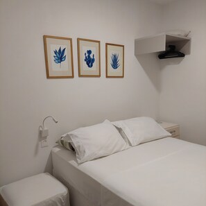 3 bedrooms, internet, bed sheets