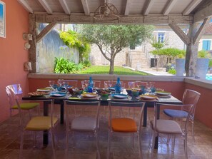 Outdoor dining - Le relais de l'ancienne gare (Sigoulès-et-Flaugeac)